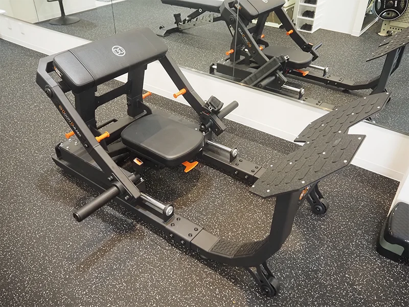 パーソナルジムのトレーニング機器10